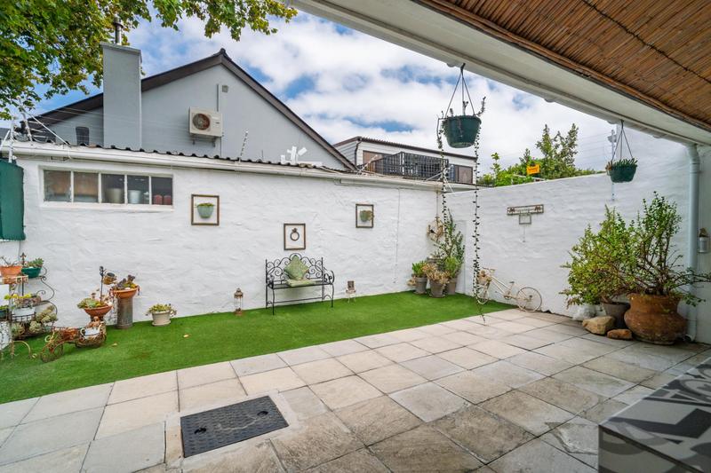 2 Bedroom Property for Sale in Harfield Village Western Cape